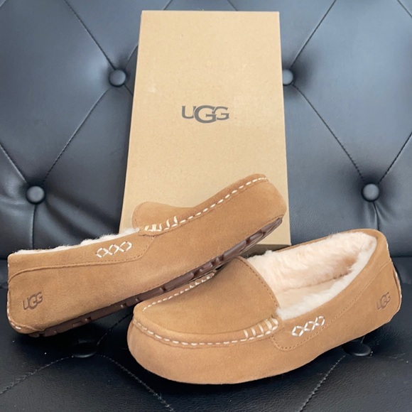 Size 5 Ansley Ugg Moccasins